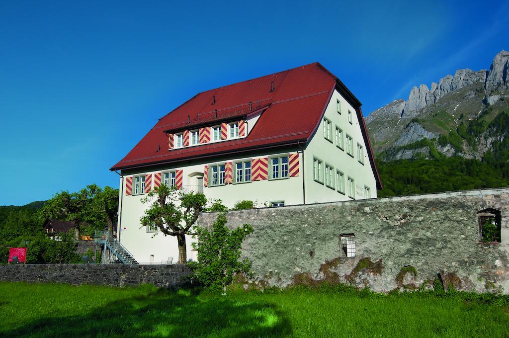 Hotel Restaurant Schloessli 3*